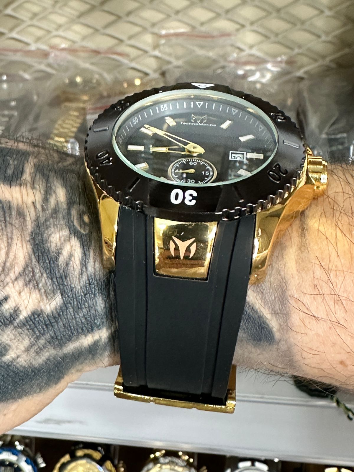 Techno Dial Balck Caja Gold